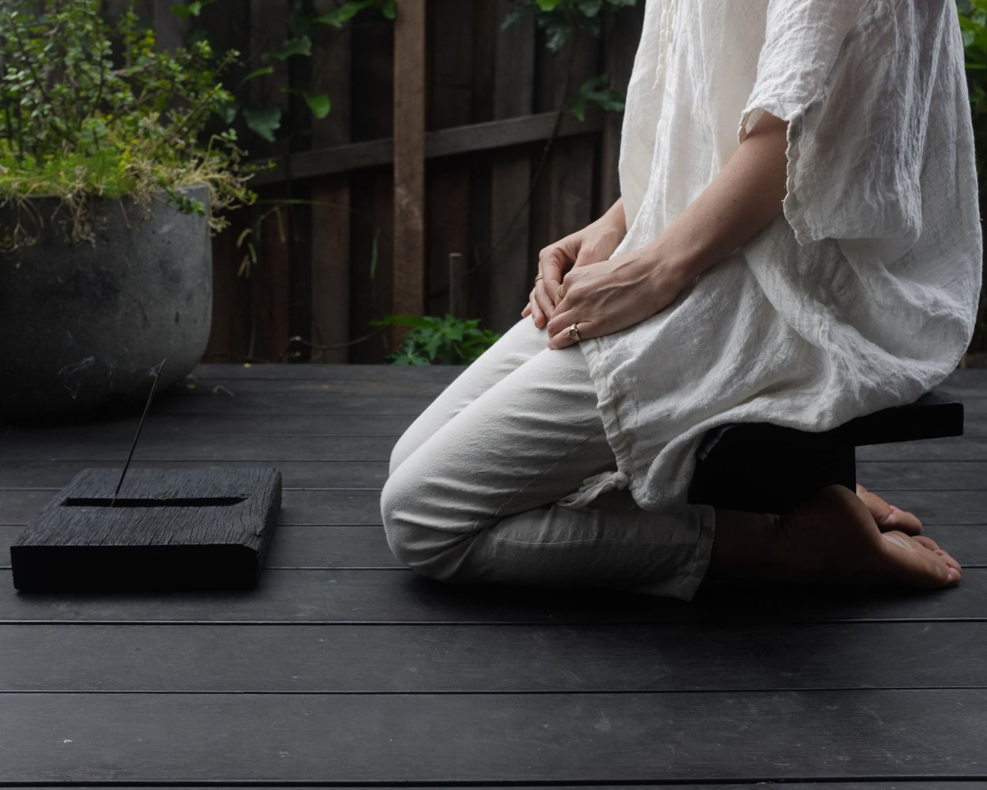 Dragon meditation stool 2025