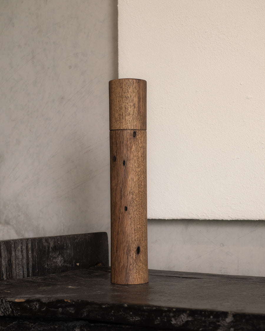Post Gum Pepper Mill