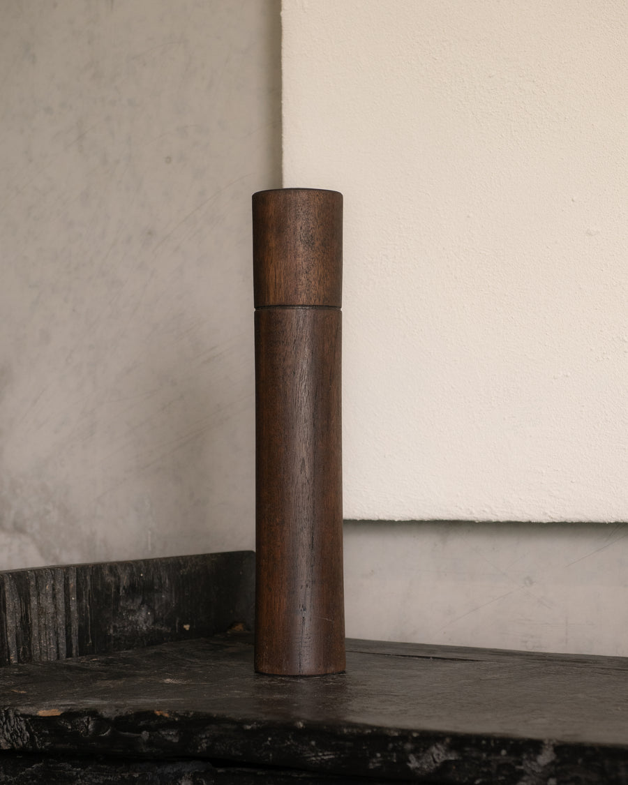 Post Gum Pepper Mill
