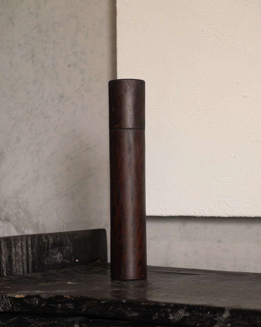Post Gum Pepper Mill