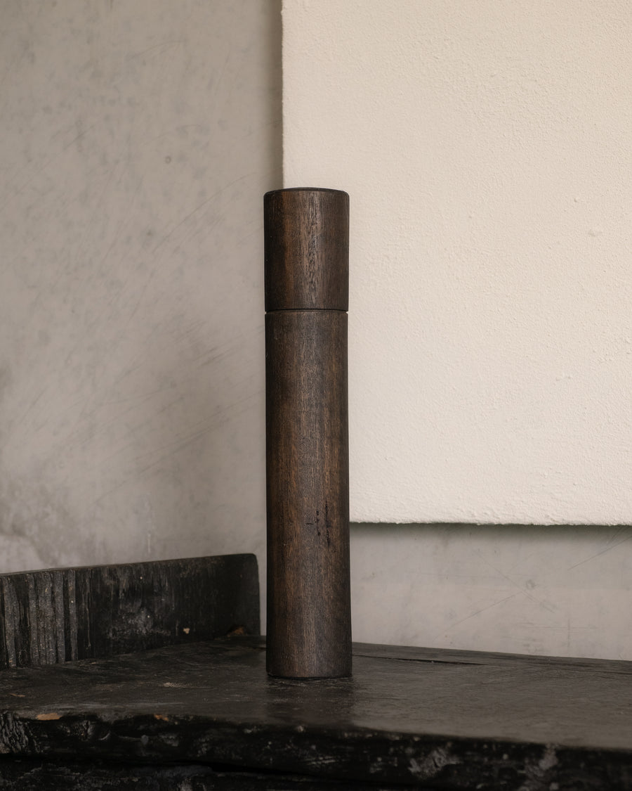 Post Gum Pepper Mill