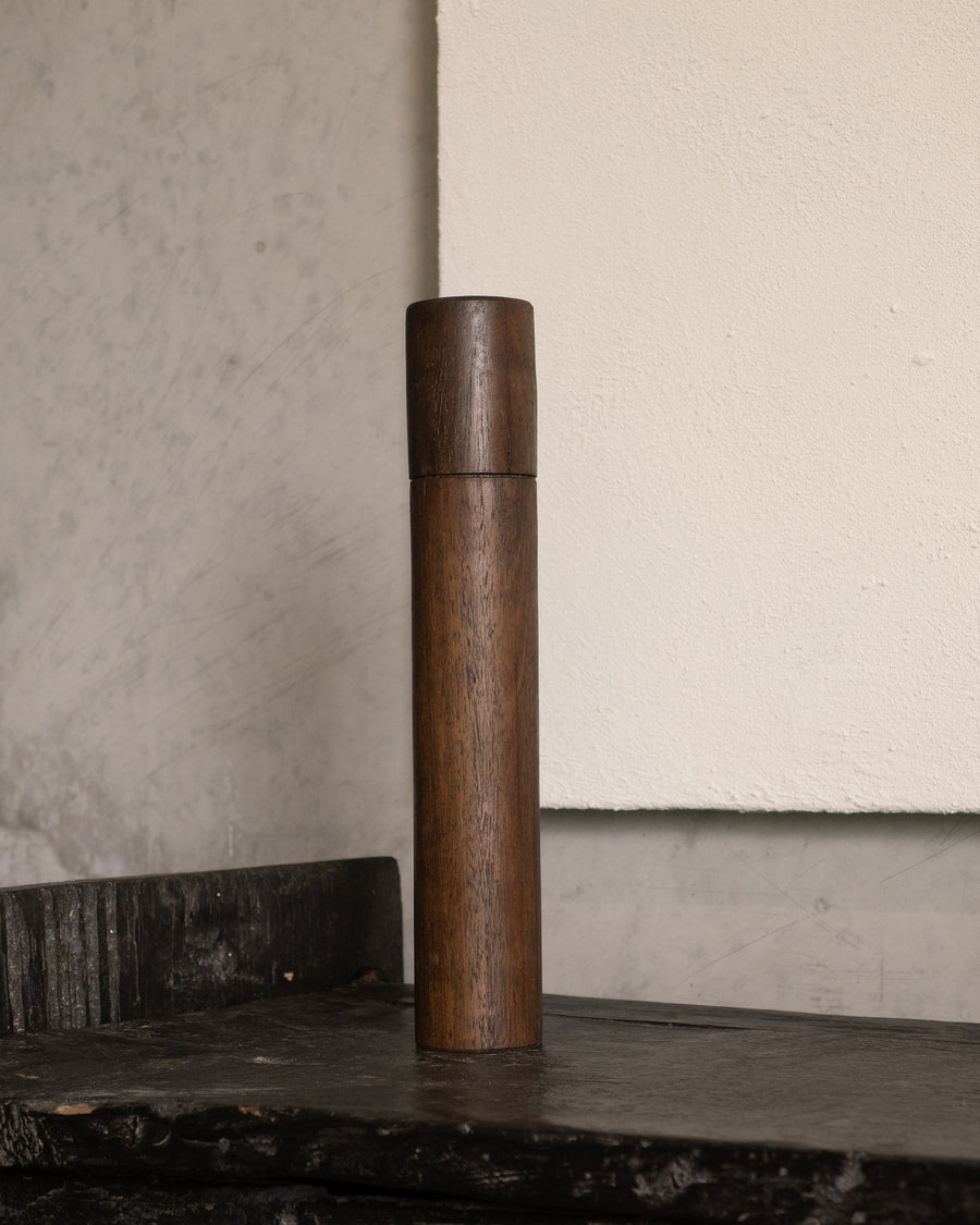 Post Gum Pepper Mill