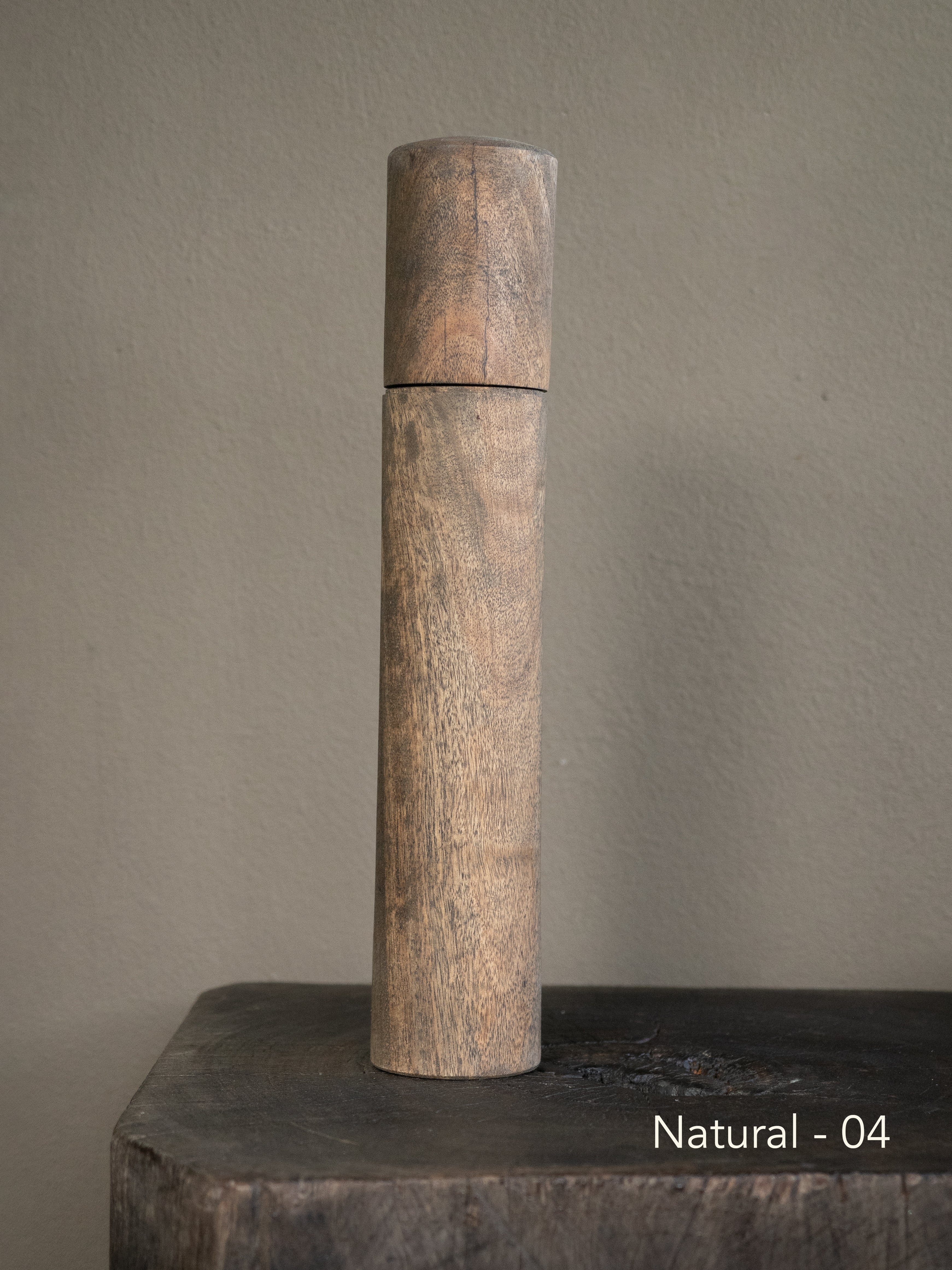 Post Gum Pepper Mill