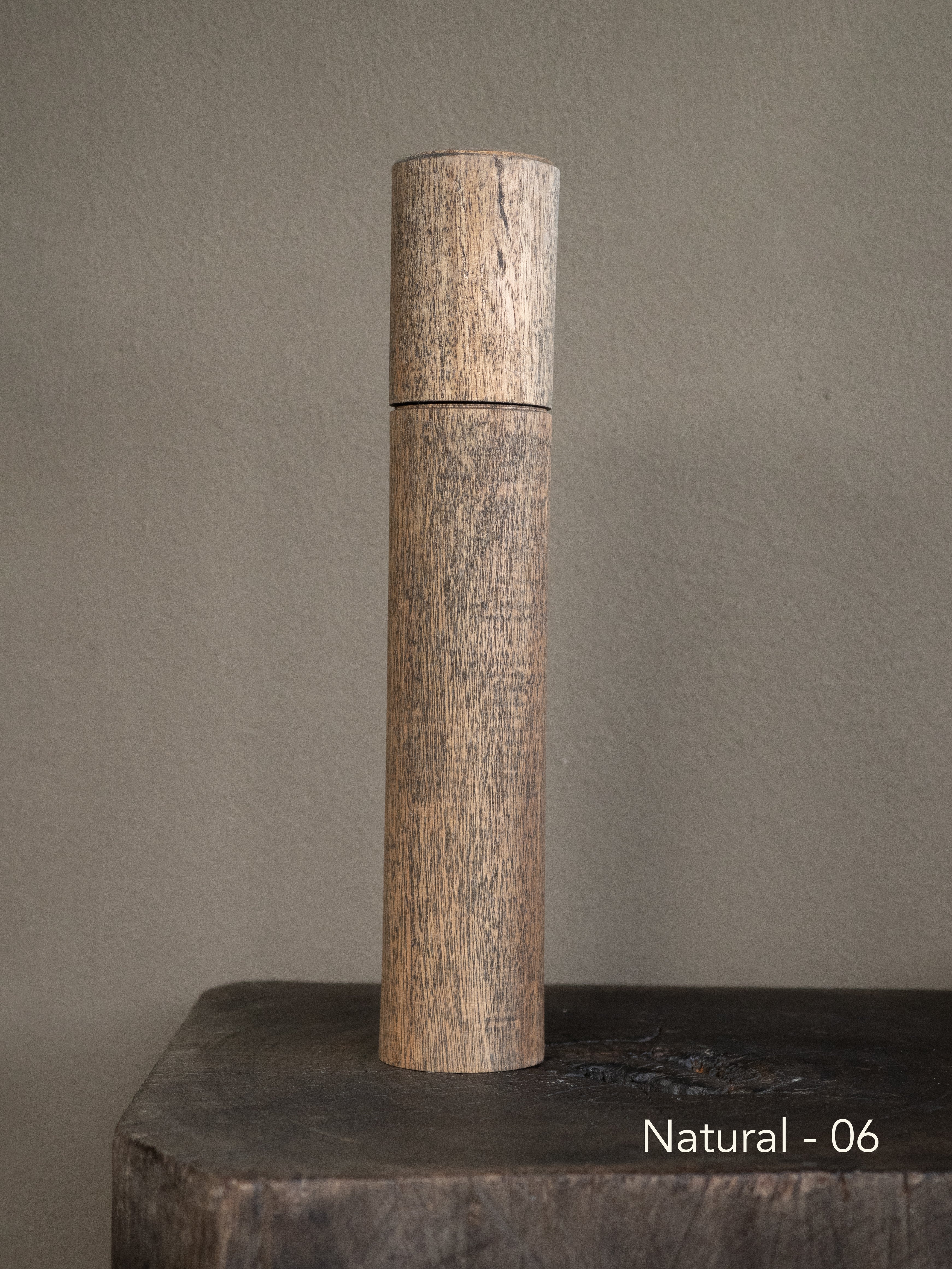 Post Gum Pepper Mill