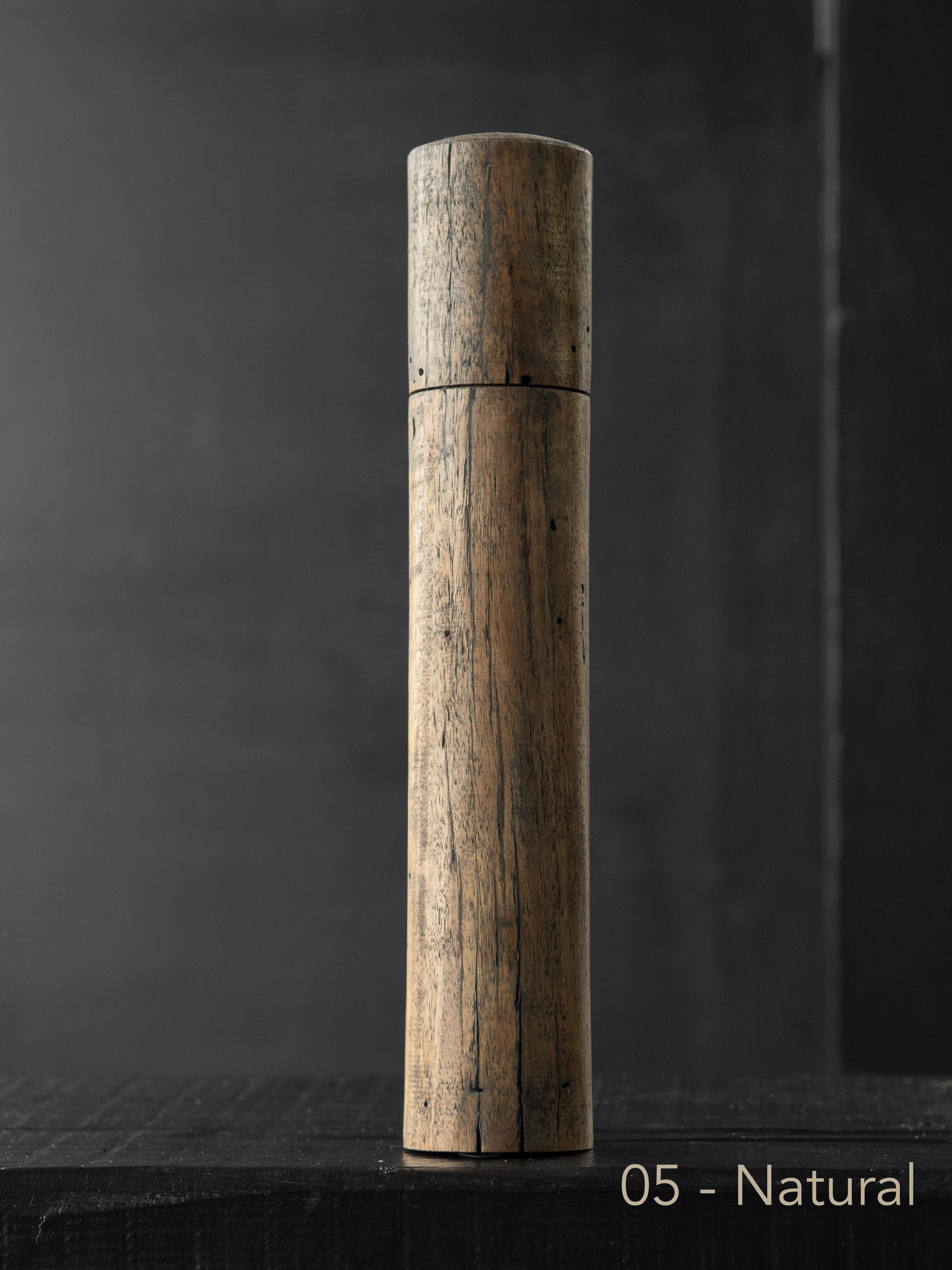 Post Gum Pepper Mill
