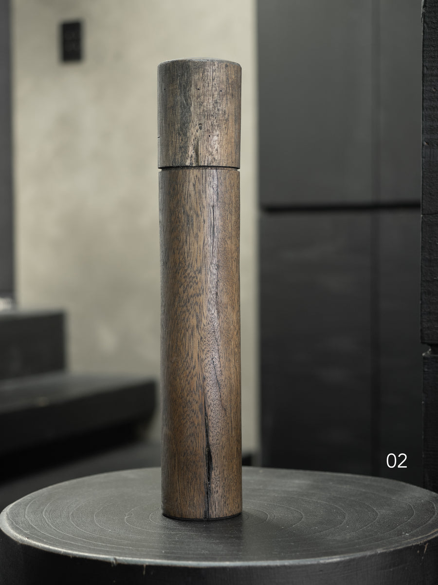 Post Gum Pepper Mill