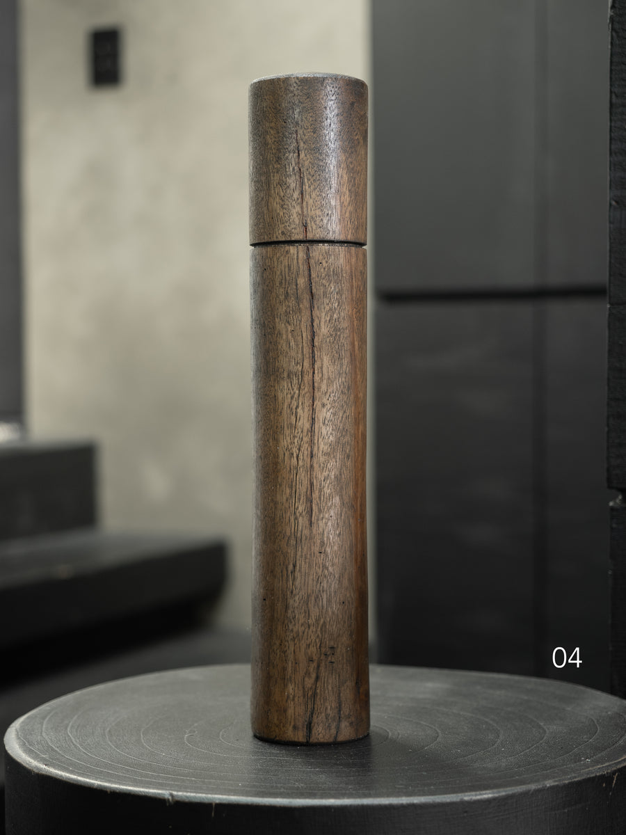 Post Gum Pepper Mill