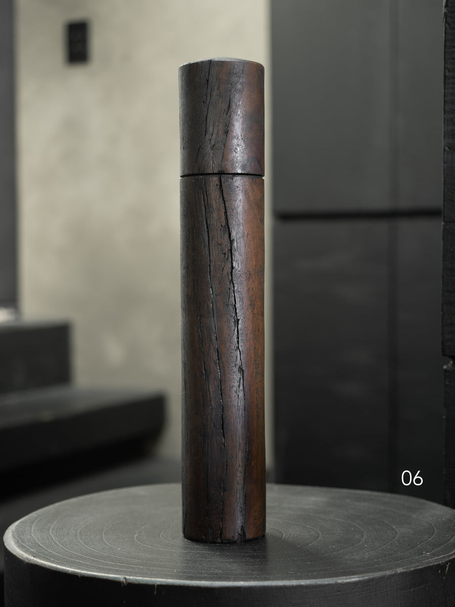 Post Gum Pepper Mill