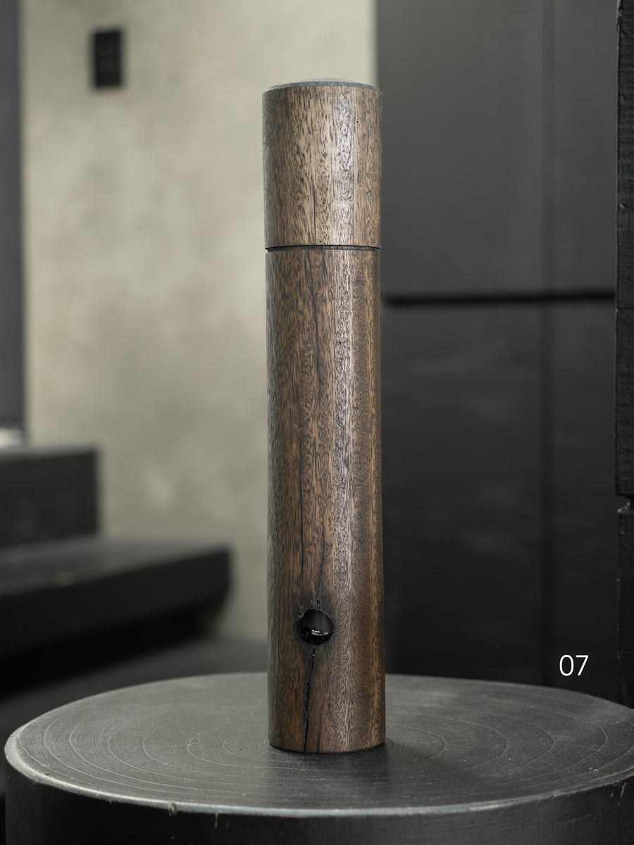 Post Gum Pepper Mill