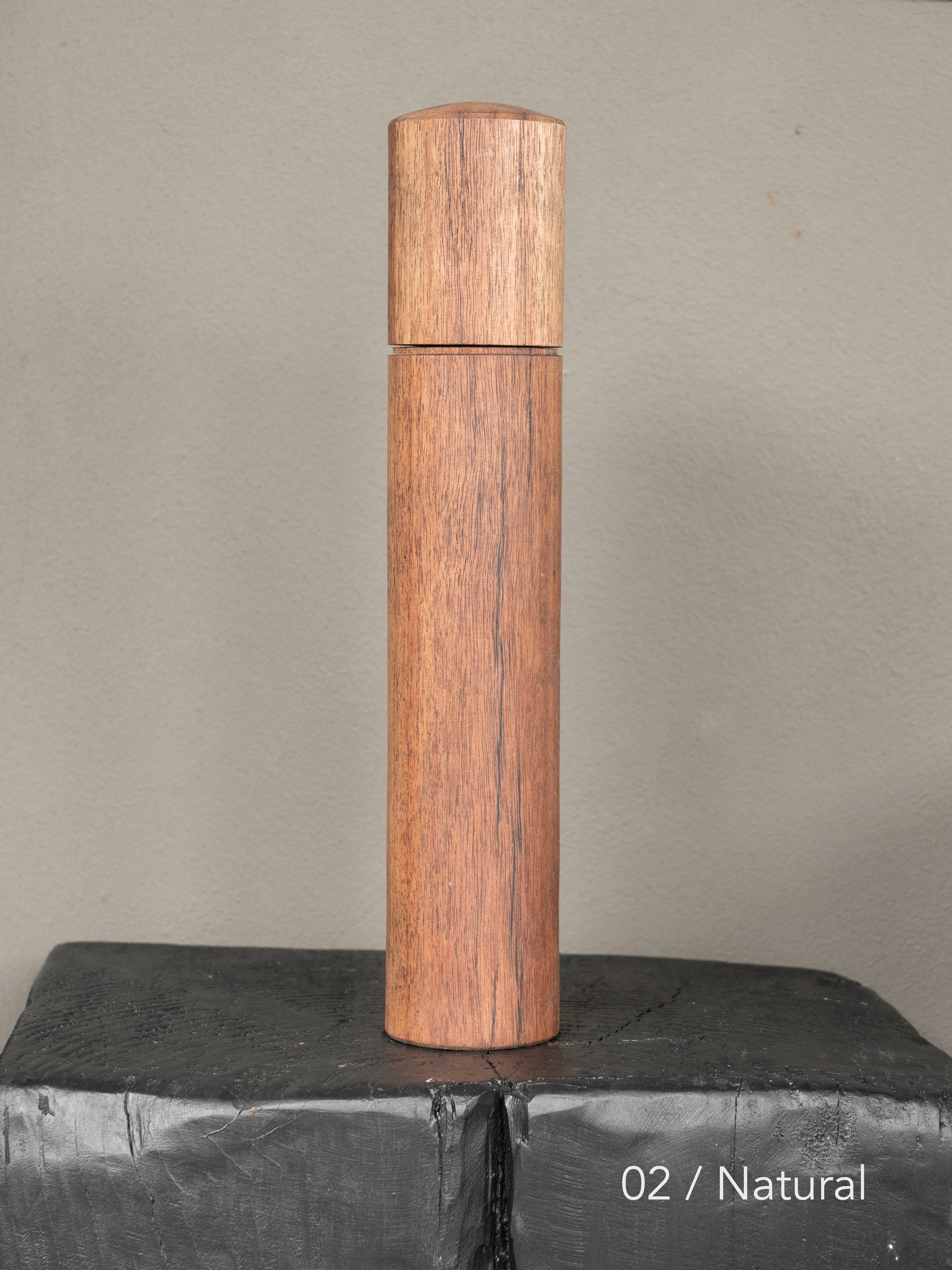 Post Gum Pepper Mill