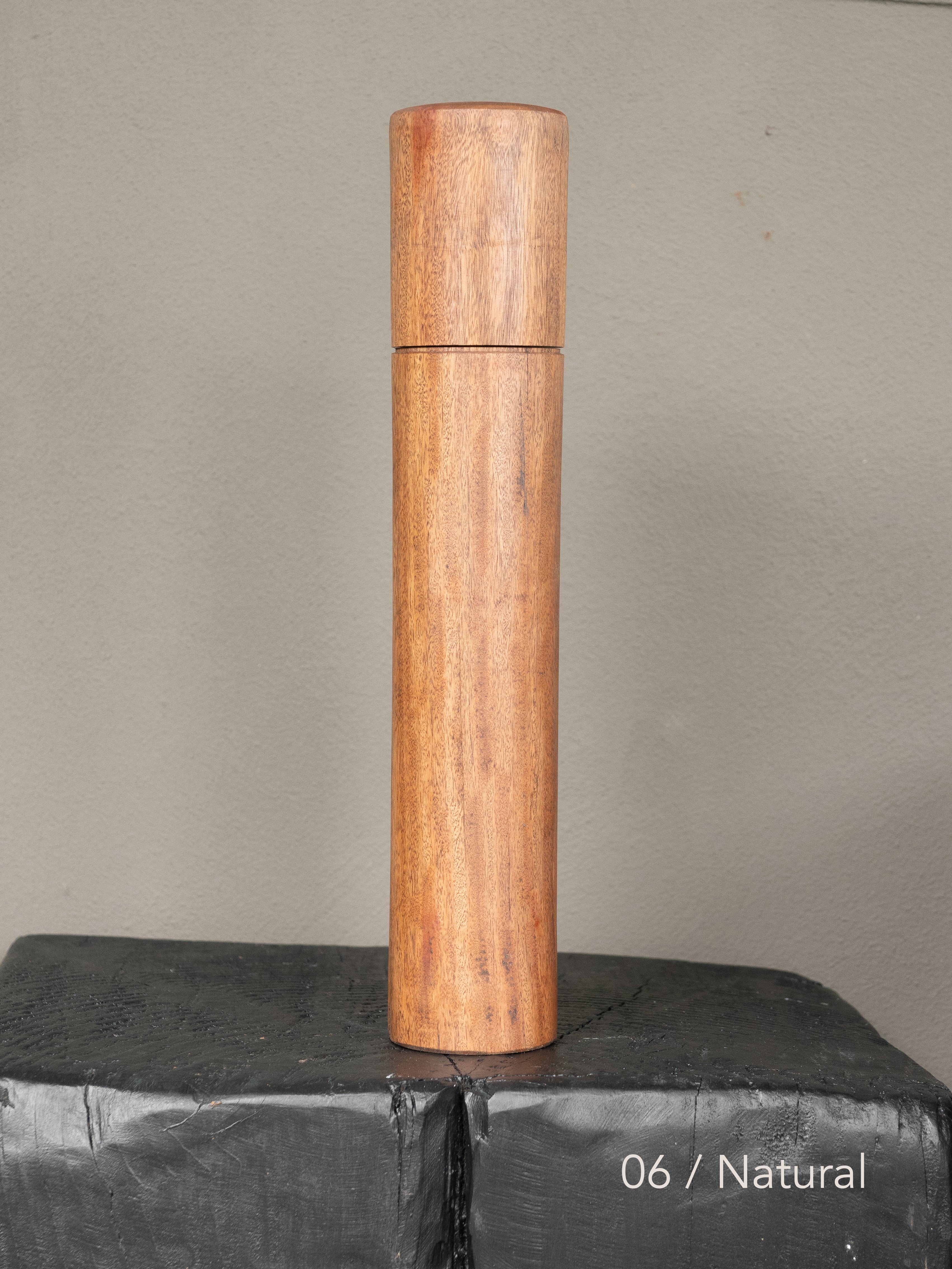 Post Gum Pepper Mill